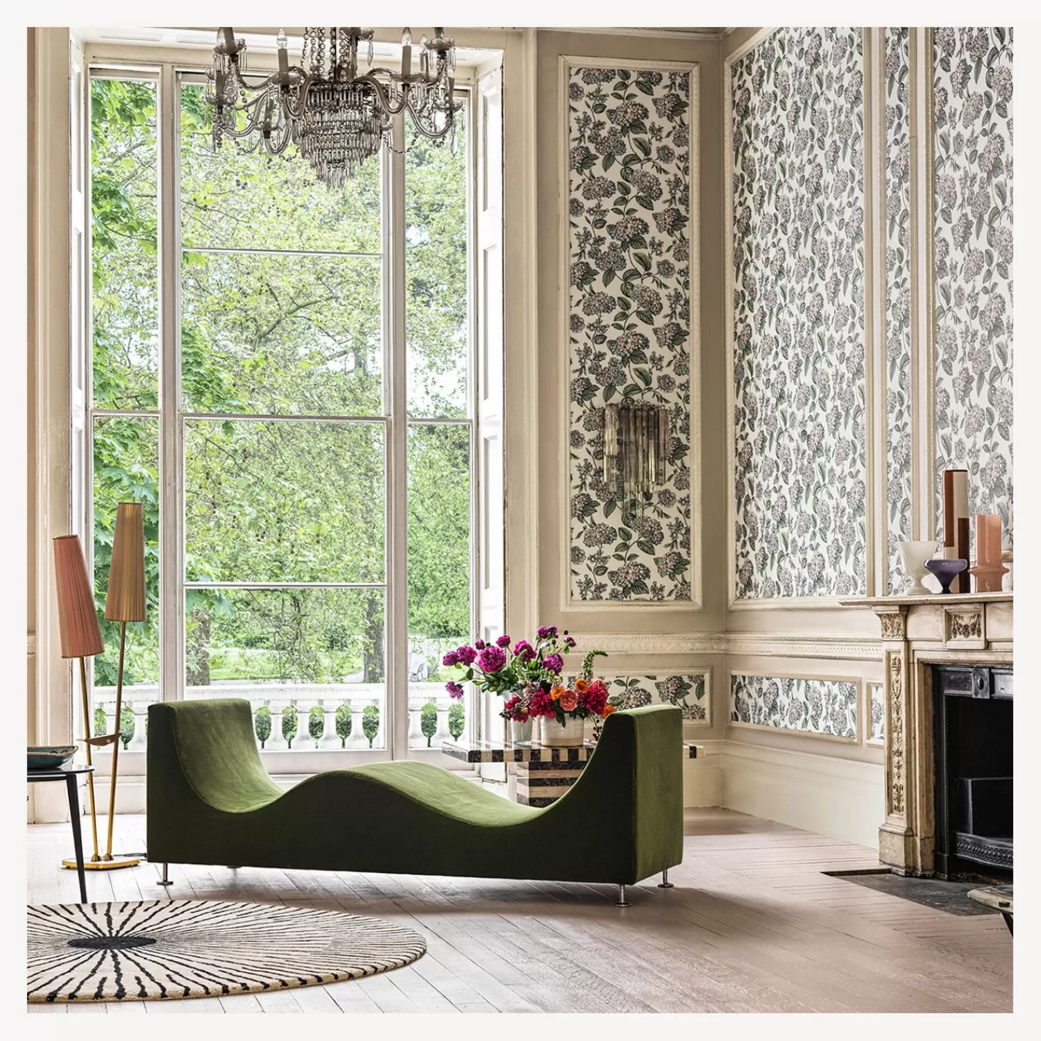 Wallpaper<Fornasetti Wallpaper Ramo Di Ortensia Pastel On Stone